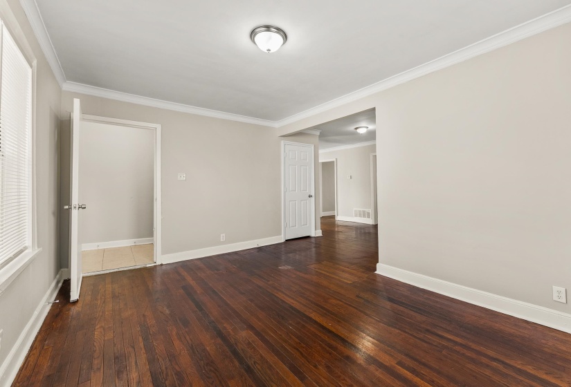 1093 WATKINS ST, Memphis, Tennessee 38107, 4 Bedrooms Bedrooms, 10 Rooms Rooms,2 BathroomsBathrooms,Residential,For Sale,WATKINS,10219655