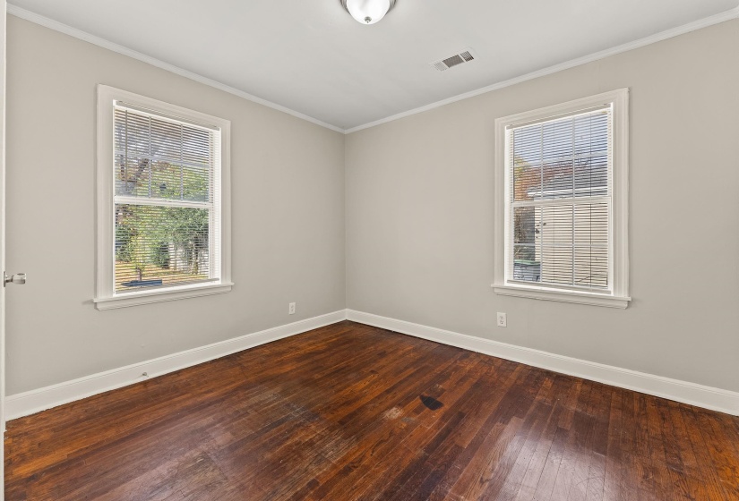 1093 WATKINS ST, Memphis, Tennessee 38107, 4 Bedrooms Bedrooms, 10 Rooms Rooms,2 BathroomsBathrooms,Residential,For Sale,WATKINS,10219655