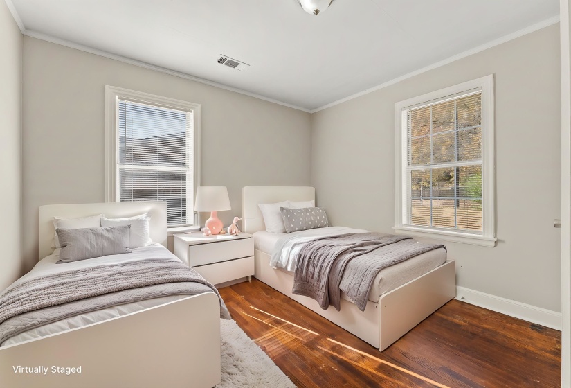 1093 WATKINS ST, Memphis, Tennessee 38107, 4 Bedrooms Bedrooms, 10 Rooms Rooms,2 BathroomsBathrooms,Residential,For Sale,WATKINS,10219655