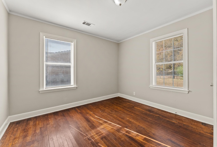 1093 WATKINS ST, Memphis, Tennessee 38107, 4 Bedrooms Bedrooms, 10 Rooms Rooms,2 BathroomsBathrooms,Residential,For Sale,WATKINS,10219655