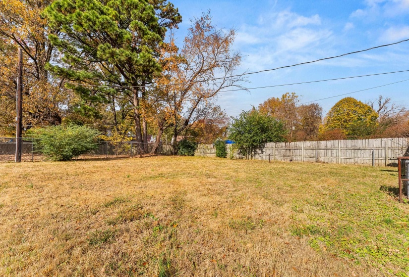 1093 WATKINS ST, Memphis, Tennessee 38107, 4 Bedrooms Bedrooms, 10 Rooms Rooms,2 BathroomsBathrooms,Residential,For Sale,WATKINS,10219655