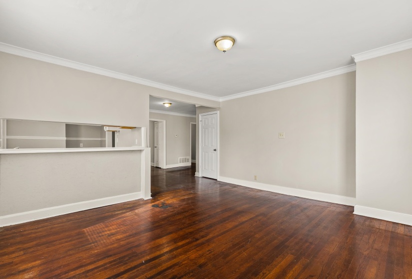 1093 WATKINS ST, Memphis, Tennessee 38107, 4 Bedrooms Bedrooms, 10 Rooms Rooms,2 BathroomsBathrooms,Residential,For Sale,WATKINS,10219655