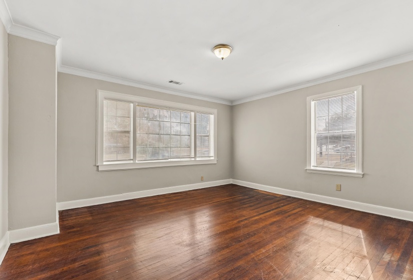 1093 WATKINS ST, Memphis, Tennessee 38107, 4 Bedrooms Bedrooms, 10 Rooms Rooms,2 BathroomsBathrooms,Residential,For Sale,WATKINS,10219655