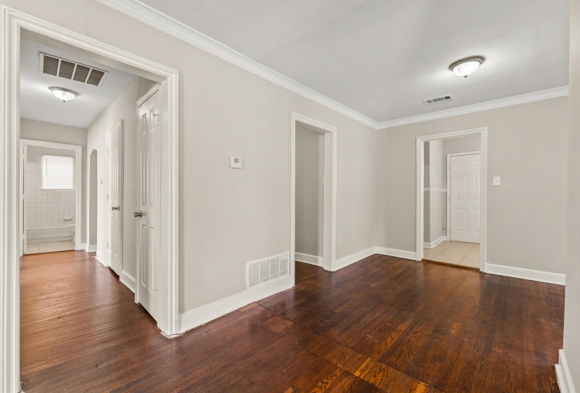 1093 WATKINS ST, Memphis, Tennessee 38107, 4 Bedrooms Bedrooms, 10 Rooms Rooms,2 BathroomsBathrooms,Residential,For Sale,WATKINS,10219655