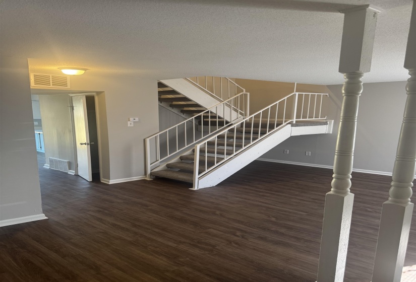 996 UNIVERSITY ST, Memphis, Tennessee 38107, 2 Bedrooms Bedrooms, ,1.1 BathroomsBathrooms,Duplexes,For Sale,UNIVERSITY,10219661