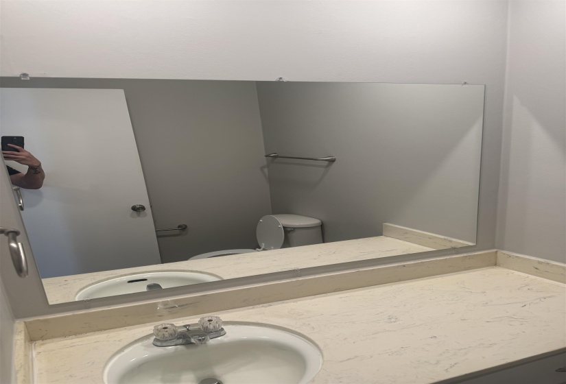 996 UNIVERSITY ST, Memphis, Tennessee 38107, 2 Bedrooms Bedrooms, ,1.1 BathroomsBathrooms,Duplexes,For Sale,UNIVERSITY,10219661