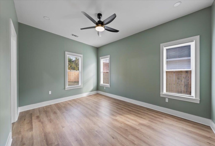 1068 BRUCE ST, Memphis, Tennessee 38104, 4 Bedrooms Bedrooms, 6 Rooms Rooms,2 BathroomsBathrooms,Rental Properties,For Sale,BRUCE,10219665