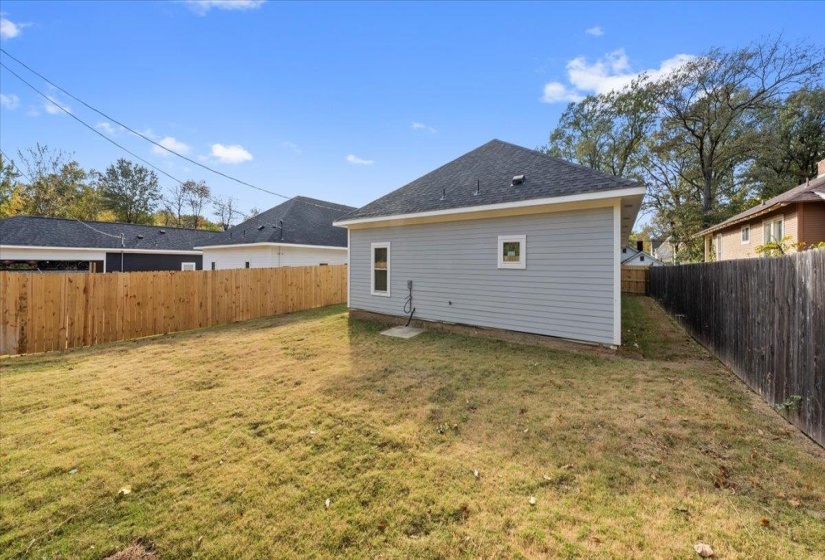 1068 BRUCE ST, Memphis, Tennessee 38104, 4 Bedrooms Bedrooms, 6 Rooms Rooms,2 BathroomsBathrooms,Rental Properties,For Sale,BRUCE,10219665