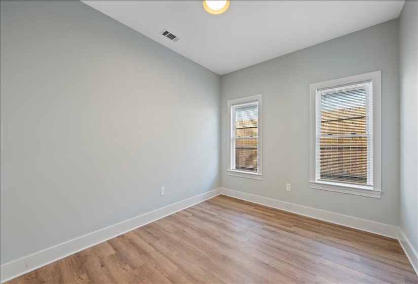 1072 BRUCE ST, Memphis, Tennessee 38104, 4 Bedrooms Bedrooms, 6 Rooms Rooms,3 BathroomsBathrooms,Rental Properties,For Sale,BRUCE,10219666