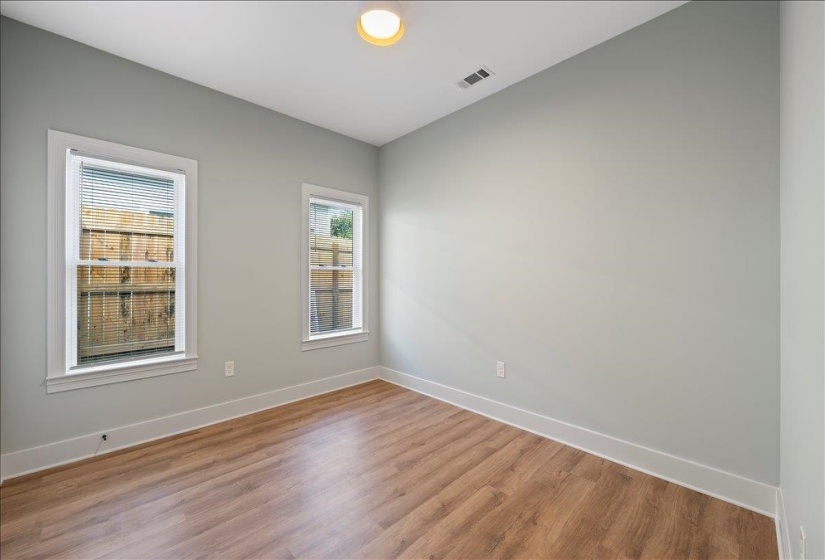 1072 BRUCE ST, Memphis, Tennessee 38104, 4 Bedrooms Bedrooms, 6 Rooms Rooms,3 BathroomsBathrooms,Rental Properties,For Sale,BRUCE,10219666