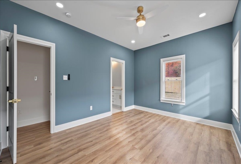 1072 BRUCE ST, Memphis, Tennessee 38104, 4 Bedrooms Bedrooms, 6 Rooms Rooms,3 BathroomsBathrooms,Rental Properties,For Sale,BRUCE,10219666
