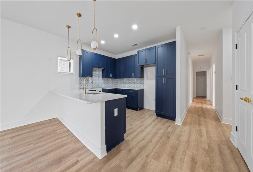 1072 BRUCE ST, Memphis, Tennessee 38104, 4 Bedrooms Bedrooms, 6 Rooms Rooms,3 BathroomsBathrooms,Rental Properties,For Sale,BRUCE,10219666