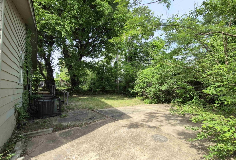 2100 RIVERSIDE BLVD, Memphis, Tennessee 38109, 3 Bedrooms Bedrooms, 6 Rooms Rooms,1 BathroomBathrooms,Rental Properties,For Sale,RIVERSIDE,10219683