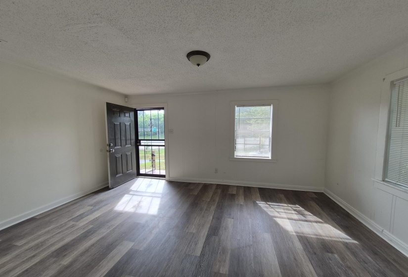 2100 RIVERSIDE BLVD, Memphis, Tennessee 38109, 3 Bedrooms Bedrooms, 6 Rooms Rooms,1 BathroomBathrooms,Rental Properties,For Sale,RIVERSIDE,10219683