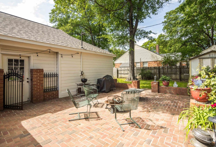 5250 SEQUOIA AVE, Memphis, Tennessee 38120, 3 Bedrooms Bedrooms, 6 Rooms Rooms,2 BathroomsBathrooms,Residential,For Sale,SEQUOIA,10219659
