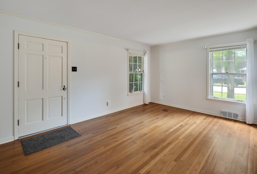 5250 SEQUOIA AVE, Memphis, Tennessee 38120, 3 Bedrooms Bedrooms, 6 Rooms Rooms,2 BathroomsBathrooms,Residential,For Sale,SEQUOIA,10219659