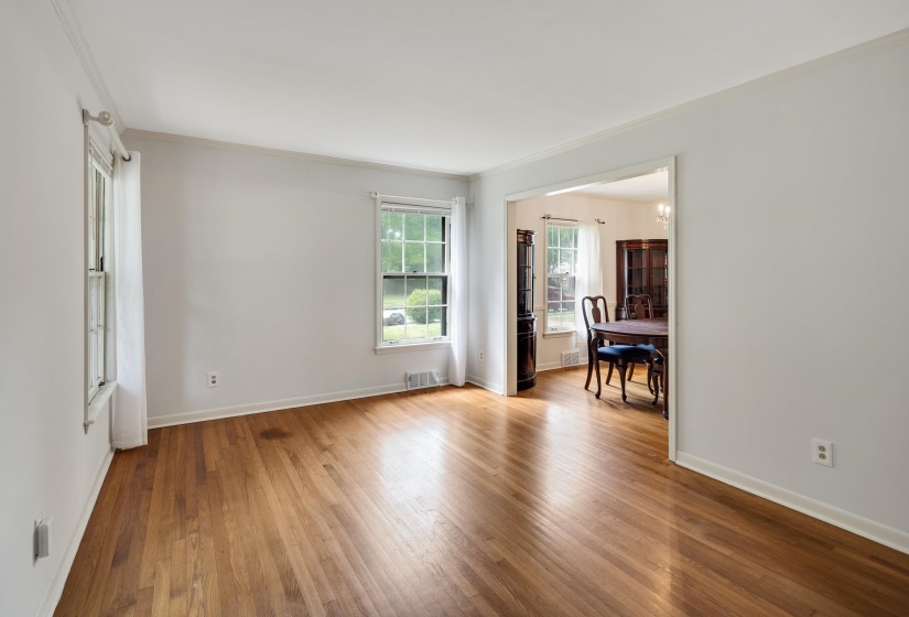 5250 SEQUOIA AVE, Memphis, Tennessee 38120, 3 Bedrooms Bedrooms, 6 Rooms Rooms,2 BathroomsBathrooms,Residential,For Sale,SEQUOIA,10219659