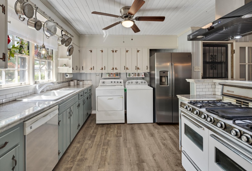 5250 SEQUOIA AVE, Memphis, Tennessee 38120, 3 Bedrooms Bedrooms, 6 Rooms Rooms,2 BathroomsBathrooms,Residential,For Sale,SEQUOIA,10219659