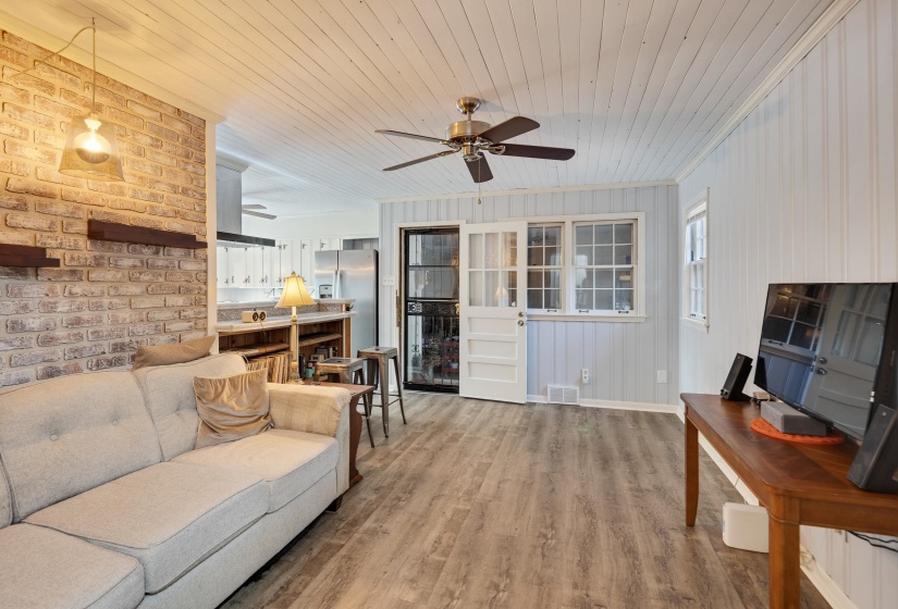 5250 SEQUOIA AVE, Memphis, Tennessee 38120, 3 Bedrooms Bedrooms, 6 Rooms Rooms,2 BathroomsBathrooms,Residential,For Sale,SEQUOIA,10219659