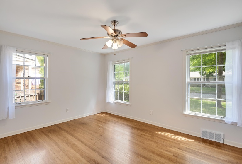 5250 SEQUOIA AVE, Memphis, Tennessee 38120, 3 Bedrooms Bedrooms, 6 Rooms Rooms,2 BathroomsBathrooms,Residential,For Sale,SEQUOIA,10219659