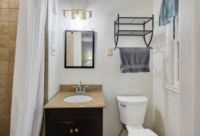 5250 SEQUOIA AVE, Memphis, Tennessee 38120, 3 Bedrooms Bedrooms, 6 Rooms Rooms,2 BathroomsBathrooms,Residential,For Sale,SEQUOIA,10219659