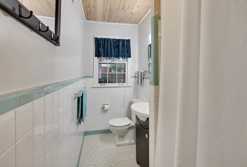 5250 SEQUOIA AVE, Memphis, Tennessee 38120, 3 Bedrooms Bedrooms, 6 Rooms Rooms,2 BathroomsBathrooms,Residential,For Sale,SEQUOIA,10219659