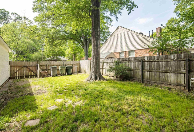 5250 SEQUOIA AVE, Memphis, Tennessee 38120, 3 Bedrooms Bedrooms, 6 Rooms Rooms,2 BathroomsBathrooms,Residential,For Sale,SEQUOIA,10219659