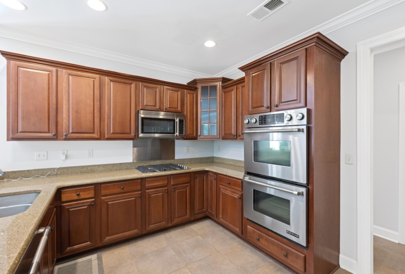 10835 WHISPER HOLLOW CV, Collierville, Tennessee 38017, 5 Bedrooms Bedrooms, 10 Rooms Rooms,4.1 BathroomsBathrooms,Residential,For Sale,WHISPER HOLLOW,10219663
