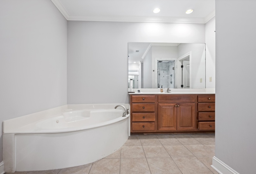 10835 WHISPER HOLLOW CV, Collierville, Tennessee 38017, 5 Bedrooms Bedrooms, 10 Rooms Rooms,4.1 BathroomsBathrooms,Residential,For Sale,WHISPER HOLLOW,10219663