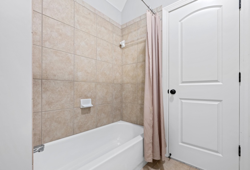 10835 WHISPER HOLLOW CV, Collierville, Tennessee 38017, 5 Bedrooms Bedrooms, 10 Rooms Rooms,4.1 BathroomsBathrooms,Residential,For Sale,WHISPER HOLLOW,10219663