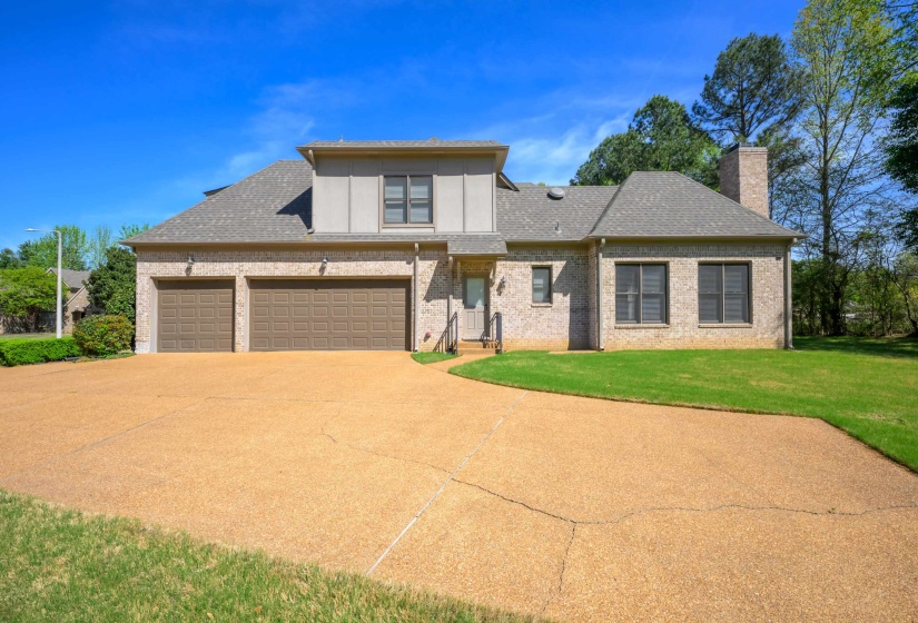 10835 WHISPER HOLLOW CV, Collierville, Tennessee 38017, 5 Bedrooms Bedrooms, 10 Rooms Rooms,4.1 BathroomsBathrooms,Residential,For Sale,WHISPER HOLLOW,10219663