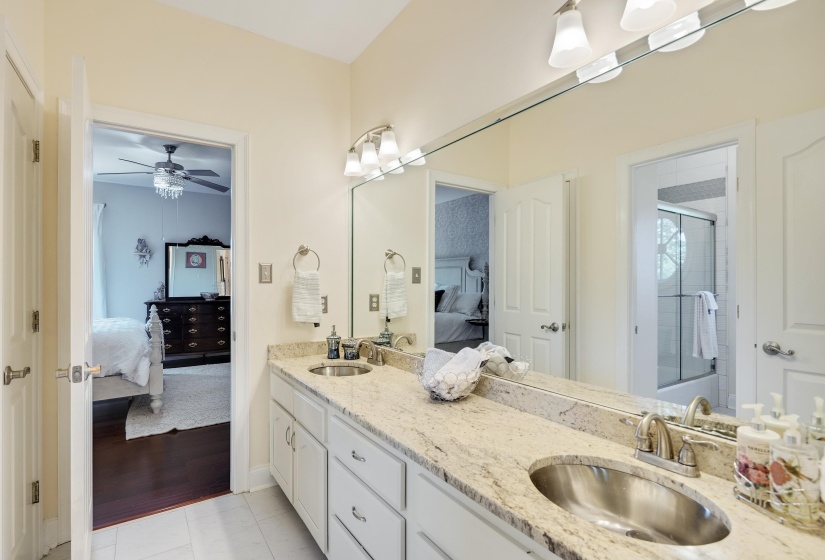1262 AUBURN WOODS DR, Unincorporated, Tennessee 38017, 6 Bedrooms Bedrooms, 13 Rooms Rooms,5.1 BathroomsBathrooms,Residential,For Sale,AUBURN WOODS,10219676