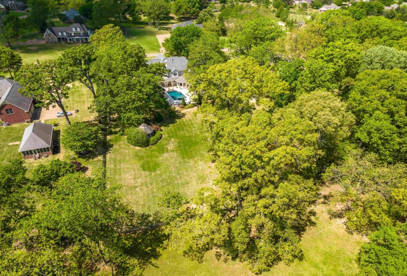 1262 AUBURN WOODS DR, Unincorporated, Tennessee 38017, 6 Bedrooms Bedrooms, 13 Rooms Rooms,5.1 BathroomsBathrooms,Residential,For Sale,AUBURN WOODS,10219676