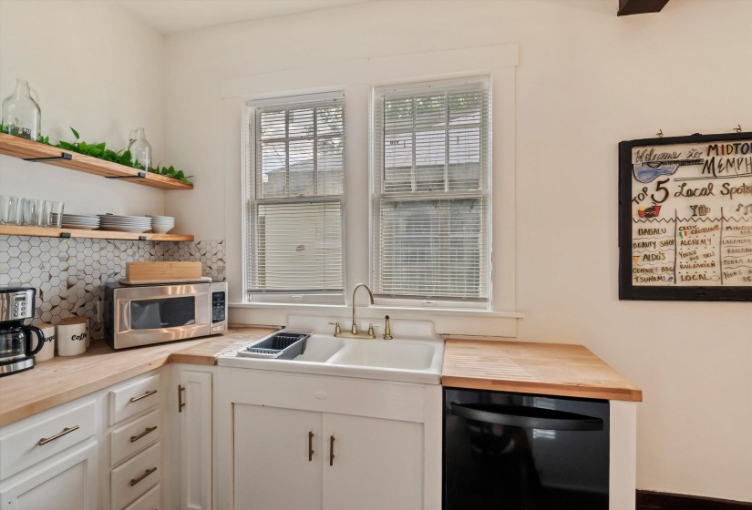 2187 NELSON AVE, Memphis, Tennessee 38104, 3 Bedrooms Bedrooms, 7 Rooms Rooms,2 BathroomsBathrooms,Residential,For Sale,NELSON,10219690