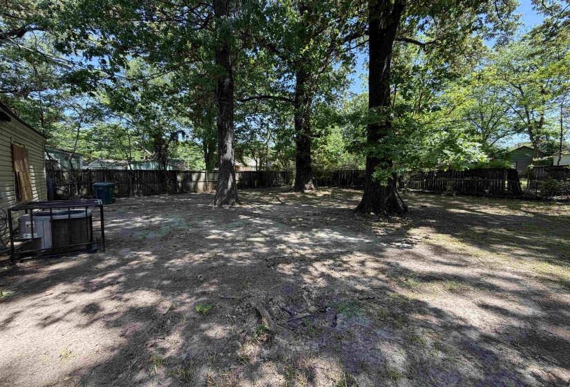 1300 ROBIN HOOD LN, Memphis, Tennessee 38111, 2 Bedrooms Bedrooms, 5 Rooms Rooms,1 BathroomBathrooms,Rental Properties,For Sale,ROBIN HOOD,10219695