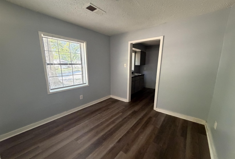 1300 ROBIN HOOD LN, Memphis, Tennessee 38111, 2 Bedrooms Bedrooms, 5 Rooms Rooms,1 BathroomBathrooms,Rental Properties,For Sale,ROBIN HOOD,10219695