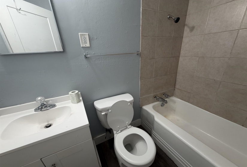 1300 ROBIN HOOD LN, Memphis, Tennessee 38111, 2 Bedrooms Bedrooms, 5 Rooms Rooms,1 BathroomBathrooms,Rental Properties,For Sale,ROBIN HOOD,10219695