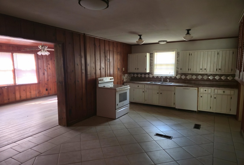 779 INDIAN DR, Memphis, Tennessee 38122, 2 Bedrooms Bedrooms, 6 Rooms Rooms,1 BathroomBathrooms,Rental Properties,For Sale,INDIAN,10219700
