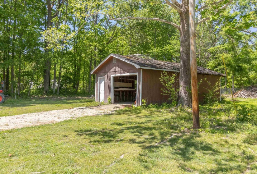 268 TAYLOR RD, Michie, Tennessee 38357, 3 Bedrooms Bedrooms, 8 Rooms Rooms,1.1 BathroomsBathrooms,Residential,For Sale,TAYLOR,10219703