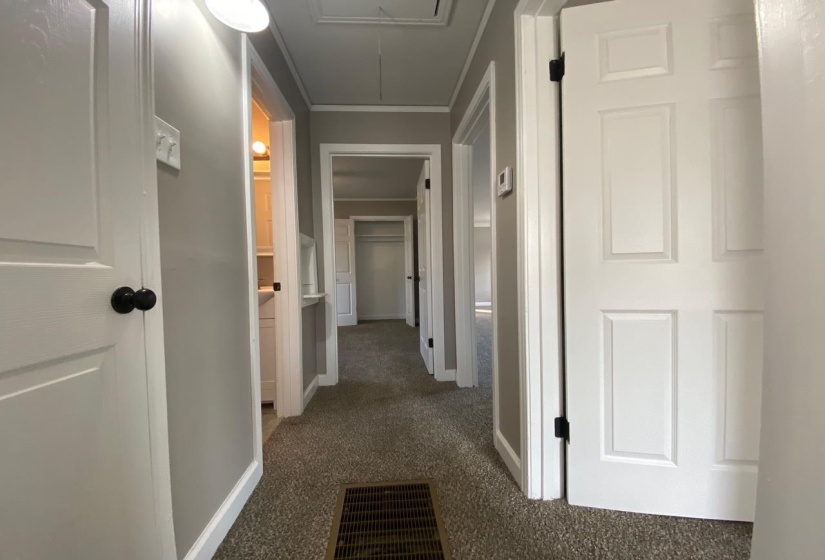 516 JEANNE DR, Memphis, Tennessee 38109, 3 Bedrooms Bedrooms, 6 Rooms Rooms,1 BathroomBathrooms,Residential,For Sale,JEANNE,10219710