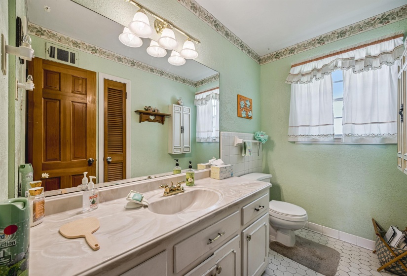 5132 STEUBEN DR, Memphis, Tennessee 38134, 4 Bedrooms Bedrooms, 8 Rooms Rooms,2.1 BathroomsBathrooms,Residential,For Sale,STEUBEN,10219711