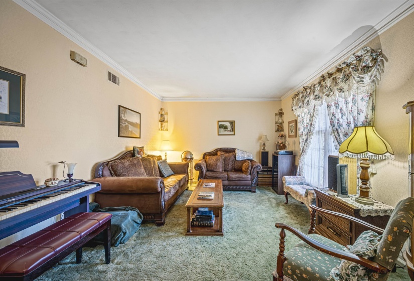 5132 STEUBEN DR, Memphis, Tennessee 38134, 4 Bedrooms Bedrooms, 8 Rooms Rooms,2.1 BathroomsBathrooms,Residential,For Sale,STEUBEN,10219711