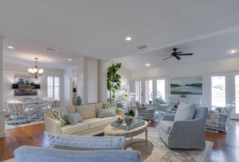 5264 ANGELA ST, Memphis, Tennessee 38120, 3 Bedrooms Bedrooms, 8 Rooms Rooms,2 BathroomsBathrooms,Residential,For Sale,ANGELA,10219715