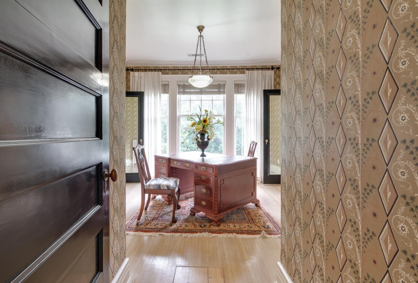 2221 POPLAR AVE, Memphis, Tennessee 38104, 5 Bedrooms Bedrooms, 12 Rooms Rooms,4.3 BathroomsBathrooms,Residential,For Sale,POPLAR,10219716