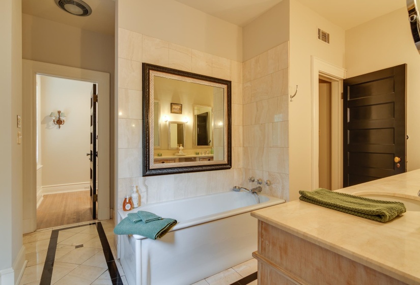 2221 POPLAR AVE, Memphis, Tennessee 38104, 5 Bedrooms Bedrooms, 12 Rooms Rooms,4.3 BathroomsBathrooms,Residential,For Sale,POPLAR,10219716