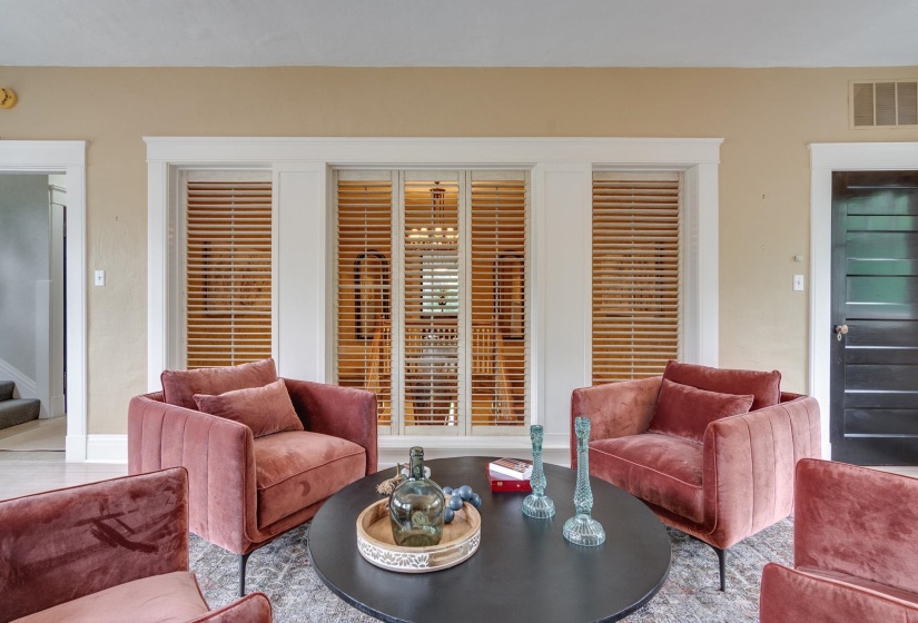 2221 POPLAR AVE, Memphis, Tennessee 38104, 5 Bedrooms Bedrooms, 12 Rooms Rooms,4.3 BathroomsBathrooms,Residential,For Sale,POPLAR,10219716