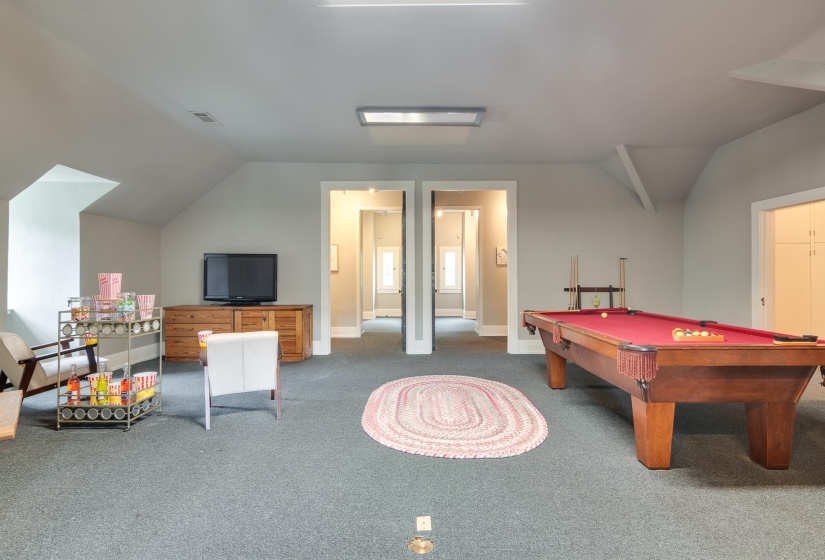 2221 POPLAR AVE, Memphis, Tennessee 38104, 5 Bedrooms Bedrooms, 12 Rooms Rooms,4.3 BathroomsBathrooms,Residential,For Sale,POPLAR,10219716