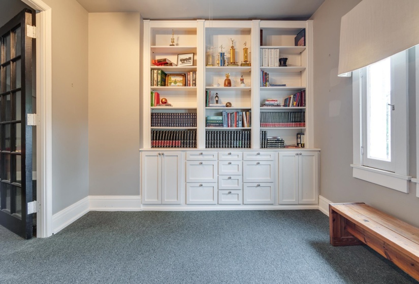 2221 POPLAR AVE, Memphis, Tennessee 38104, 5 Bedrooms Bedrooms, 12 Rooms Rooms,4.3 BathroomsBathrooms,Residential,For Sale,POPLAR,10219716