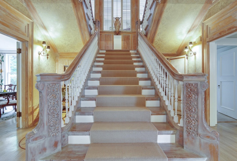 2221 POPLAR AVE, Memphis, Tennessee 38104, 5 Bedrooms Bedrooms, 12 Rooms Rooms,4.3 BathroomsBathrooms,Residential,For Sale,POPLAR,10219716