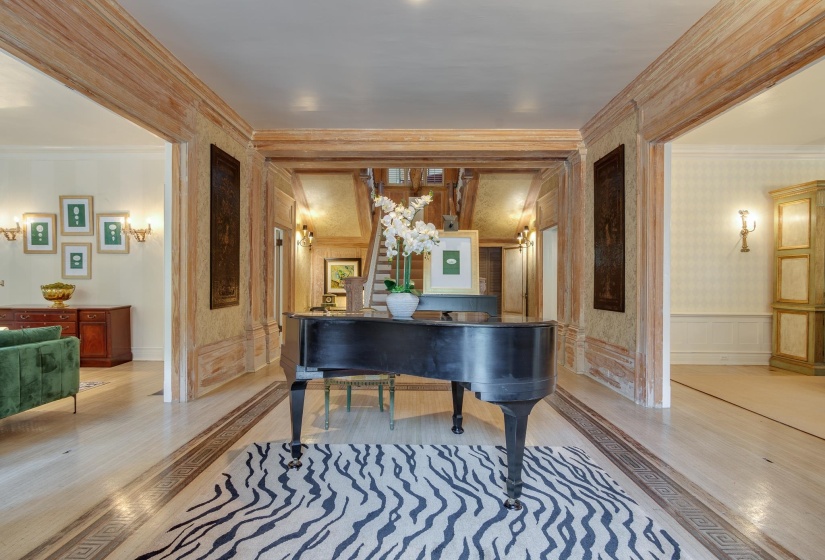 2221 POPLAR AVE, Memphis, Tennessee 38104, 5 Bedrooms Bedrooms, 12 Rooms Rooms,4.3 BathroomsBathrooms,Residential,For Sale,POPLAR,10219716